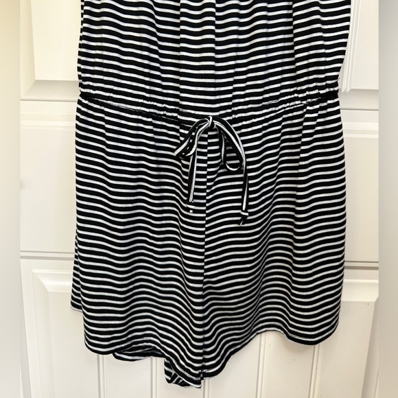 Poof black and white strip romper with tie waist.NWT - Picture 4 of 6